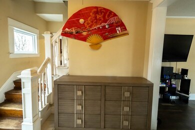 27 Thorndyke St, Springfield, MA 01118 - photo 4