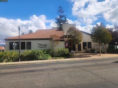 21109 Gary Dr unit 303, Castro Valley, CA 94546 - photo 5