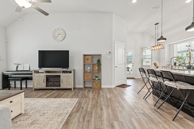 716 Lamp Post Ln, Argyle, TX 76226 - photo 6