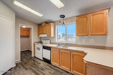 16-S Mariposa Rd-016