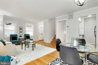 1348 Chetworth Ct, Alexandria, VA 22314 - photo 5