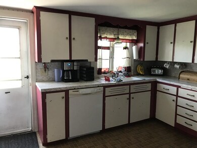 829 S Washington St, North Attleboro, MA 02760 - photo 3