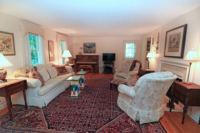 617 Washington St unit 105, Wellesley, MA 02482 - photo 4