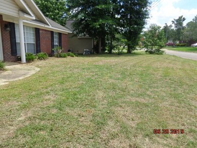 98 Fleetside Ct, Kinsey, AL 36303 - photo 2