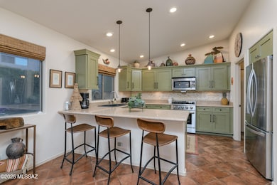 Kitchen & Breakfast Bar