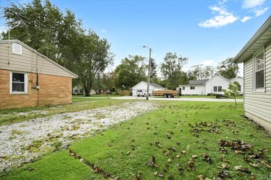 701 E Daggy St, Tuscola, IL 61953 - photo 4