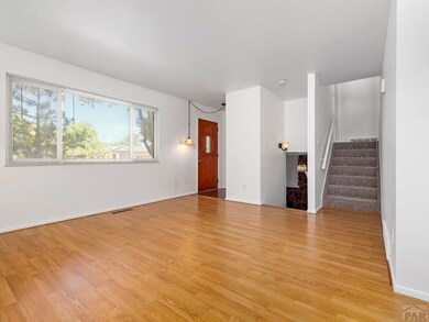 livingroom to front door