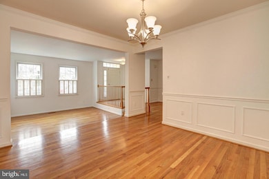 10922 Brewer House Rd, Rockville, MD 20852 - photo 5