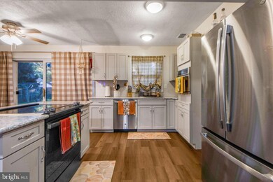 13421 Yorktown Dr, Bowie, MD 20715 - photo 5