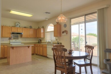 828 W Sunland Ave