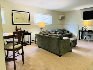 20 Mercury Dr unit B, Londonderry, NH 03053 - photo 2