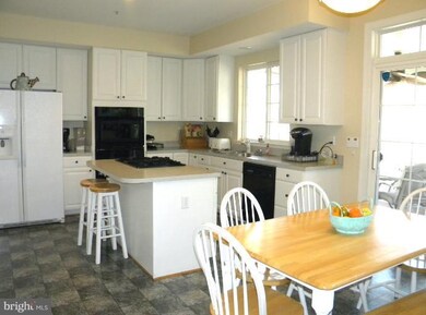 7608 Stratfield Ln, Laurel, MD 20707 - photo 3