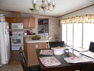 1310 Summer Dr, Siler City, NC 27344 - photo 2