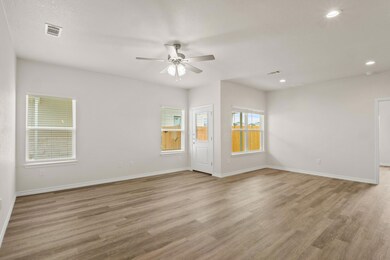 506 Whirlaway Dr unit B, Jarrell, TX 76537 - photo 7