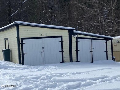 Detached garage