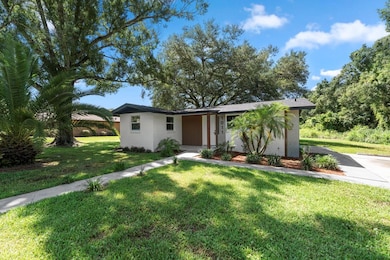1011 W 16th St, Sanford, FL 32771 - photo 3