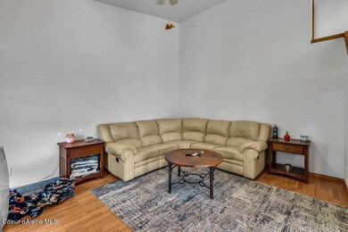 425 N Megan St - Living Room