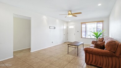 2431 E Manhatton Dr-6