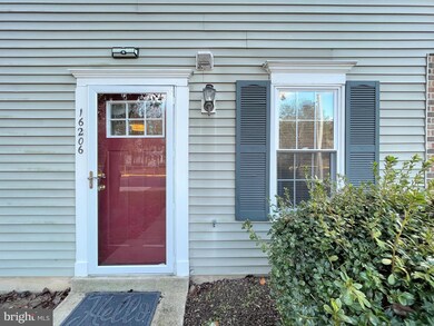 16206 Taconic Cir, Dumfries, VA 22025 - photo 2