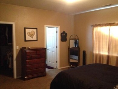 533 W Bel Aire Ln, Porterville, CA 93257 - photo 6