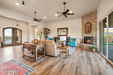 07-Living Room