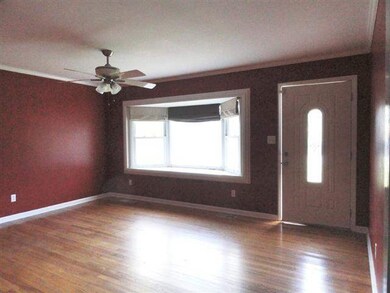 621 Dennis Rd, Jacksonville, NC 28546 - photo 2