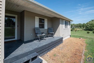 15705 Rock Island Rd, Mayetta, KS 66509 - photo 4