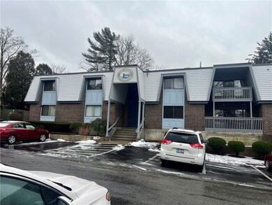 125 Van Zandt Ave unit 206, Newport, RI 02840 - photo 3