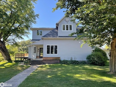 304 W Main St, Montezuma, IA 50171 - photo 2