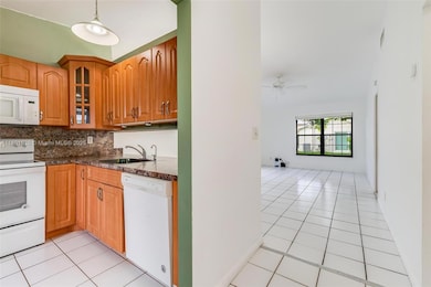 5442 Lakewood Cir S unit D, Margate, FL 33063 - photo 5