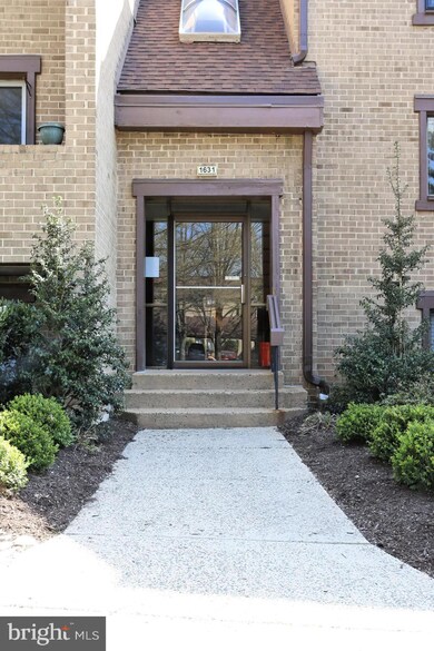 1631 Parkcrest Cir unit 201, Reston, VA 20190 - photo 3