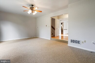 1060 Brinker Dr, Hagerstown, MD 21740 - photo 4