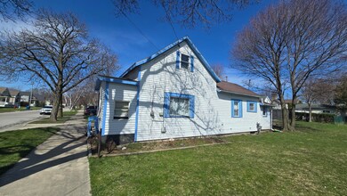 284 3rd St, Manistee, MI 49660 - photo 3