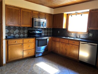 Newer 16x13 kitchen with TONS of cupboard and coun
