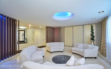 Fort Place Cooperative unit B3AB, Staten Island, NY 10301 - photo 3