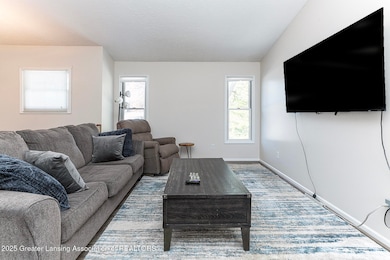 3725 Stoneleigh Dr, Lansing, MI 48910 - photo 3