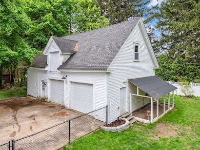 56 Moore Ave, Worcester, MA 01602 - photo 4