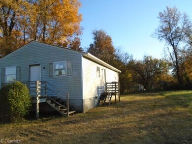 1426 R C Baldwin Ave, High Point, NC 27260 - photo 2