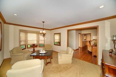 396 S Poplar Ave, Elmhurst, IL 60126 - photo 3