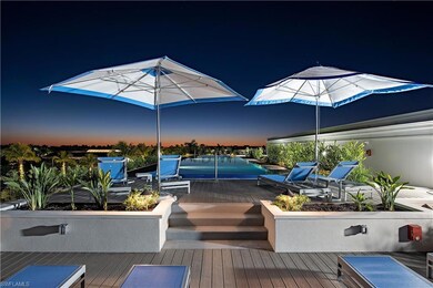 Roof Top Pool/spa and deck