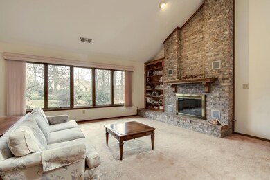 03_240 Cheestana Way_Living01