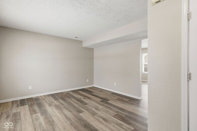 6522 Hazelhatch Dr, Indianapolis, IN 46268 - photo 4