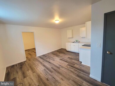 38 W Lancaster Ave unit 3, Downingtown, PA 19335 - photo 2