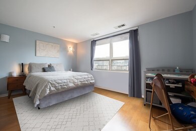 Thomas Graves Landing unit PH5, Cambridge, MA 02141 - photo 7