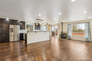 8024 Olympic View Place NW, Stanwood, WA 98292 - photo 4