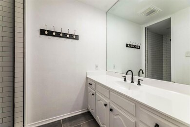 111 Lexington Ln, Denton, TX 76205 - photo 6