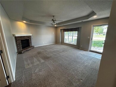 819 Cypress Ct, Raymore, MO 64083 - photo 4