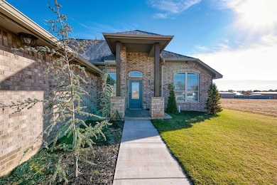 1404 N Oak, Seiling, OK 73663 - photo 2