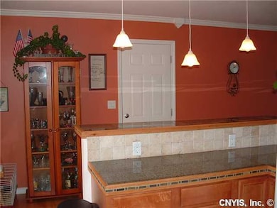 Kitchen kitchen/dining area