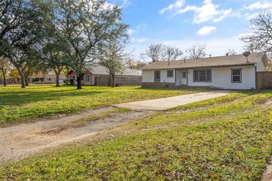 1205 Grand Ave, Cleburne, TX 76033 - photo 5